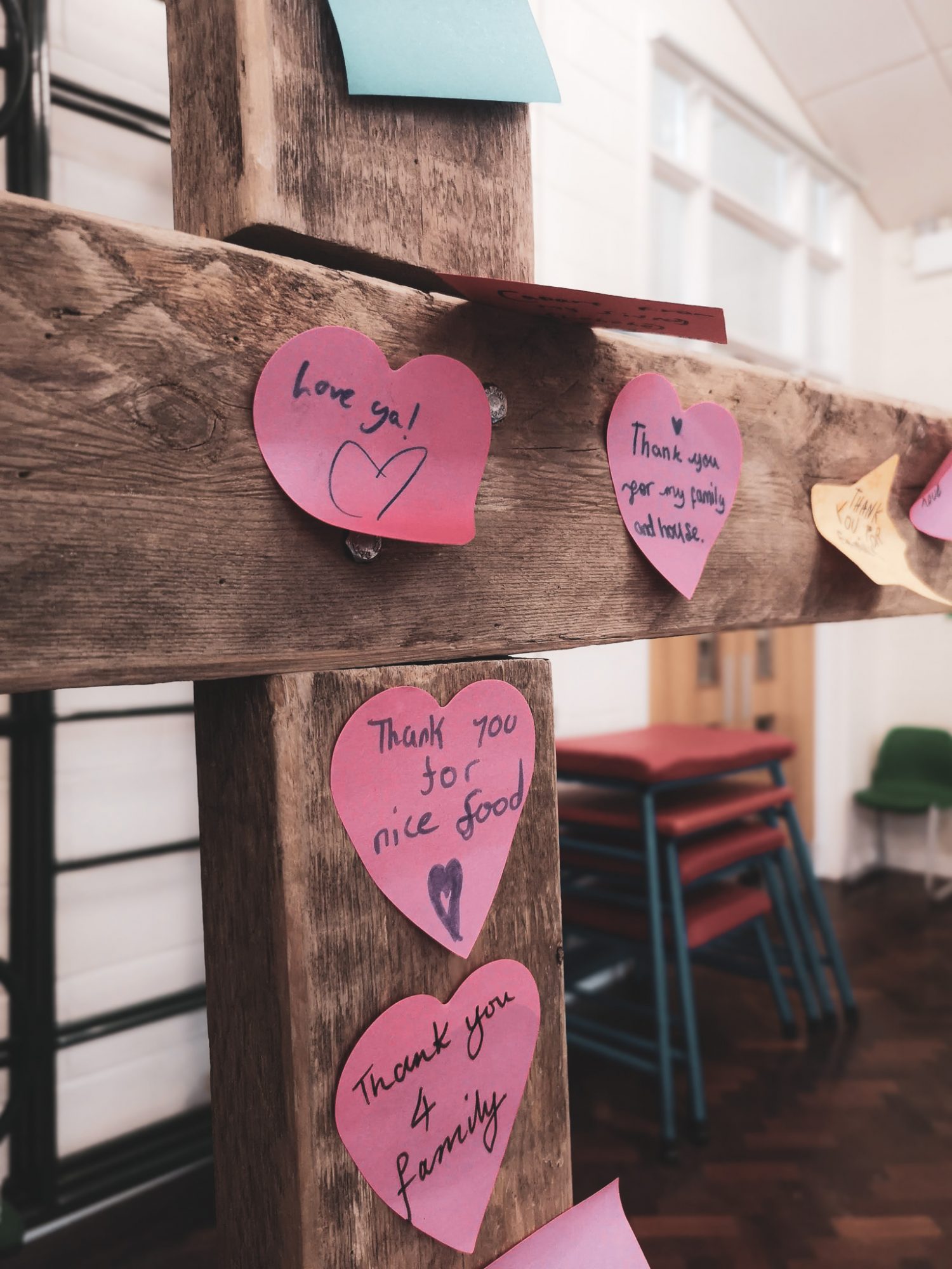 cross and post it notes kids church